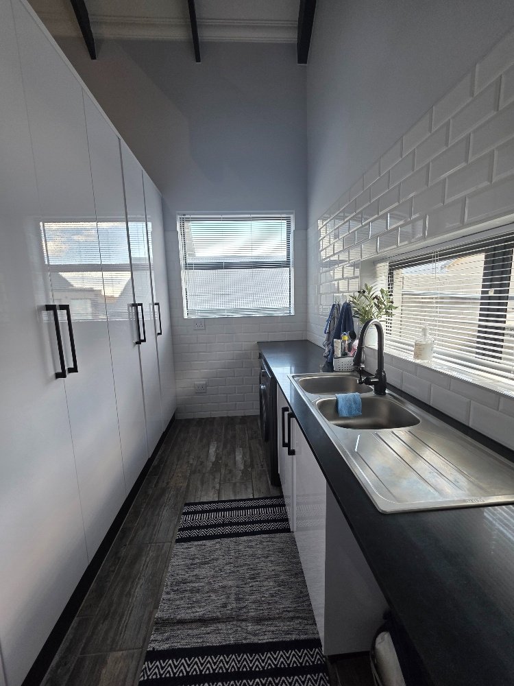 2 Bedroom Property for Sale in Outeniquasbosch Western Cape